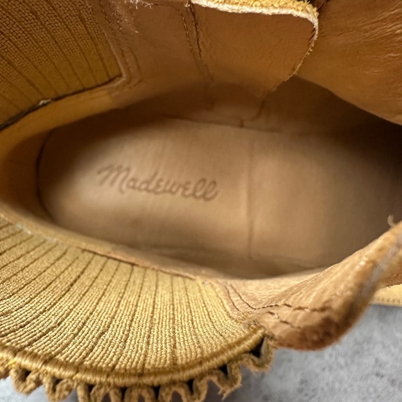 Madewell The Henry Lugsole Boot in Suede - Picture 5 of 6